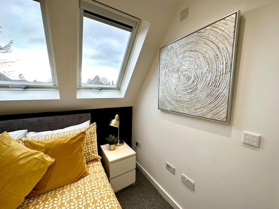 Massive New 8 Bedroom House Sleeps Up To 21 - Accepts Groups - Great Location - Free Parking - Fast Wifi - Smart Tvs - Sleeps Up To 21 People - Close To Bournemouth & Poole Town Centre & Sandbanks Екстер'єр фото